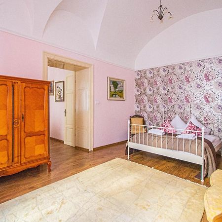 Astronomical Clock Suite By Ruterra Prague Extérieur photo