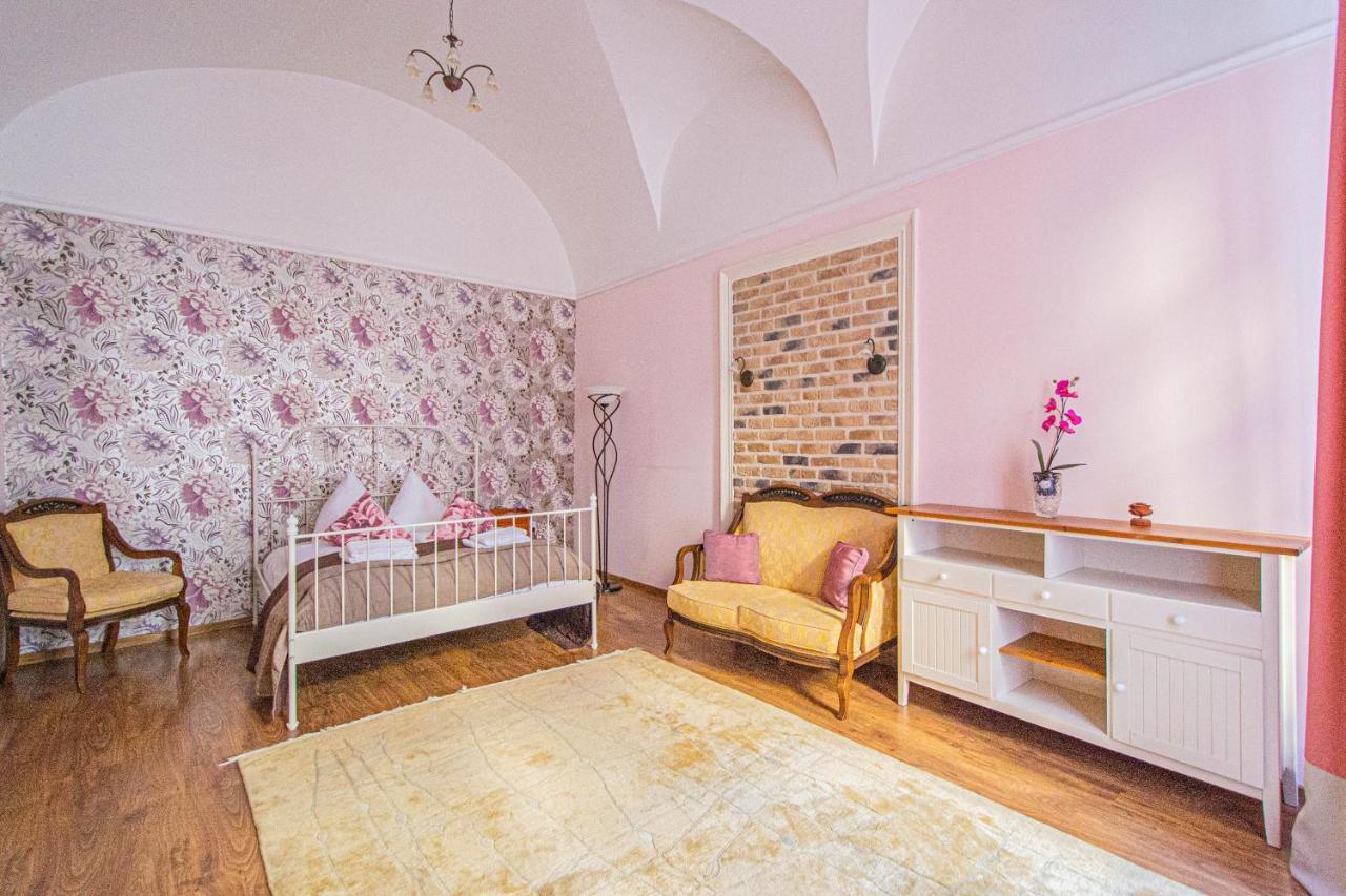 Astronomical Clock Suite By Ruterra Prague Extérieur photo